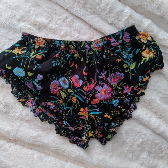 Spell & The Gypsy Slouchies and Shorts - Picture 3 of 8